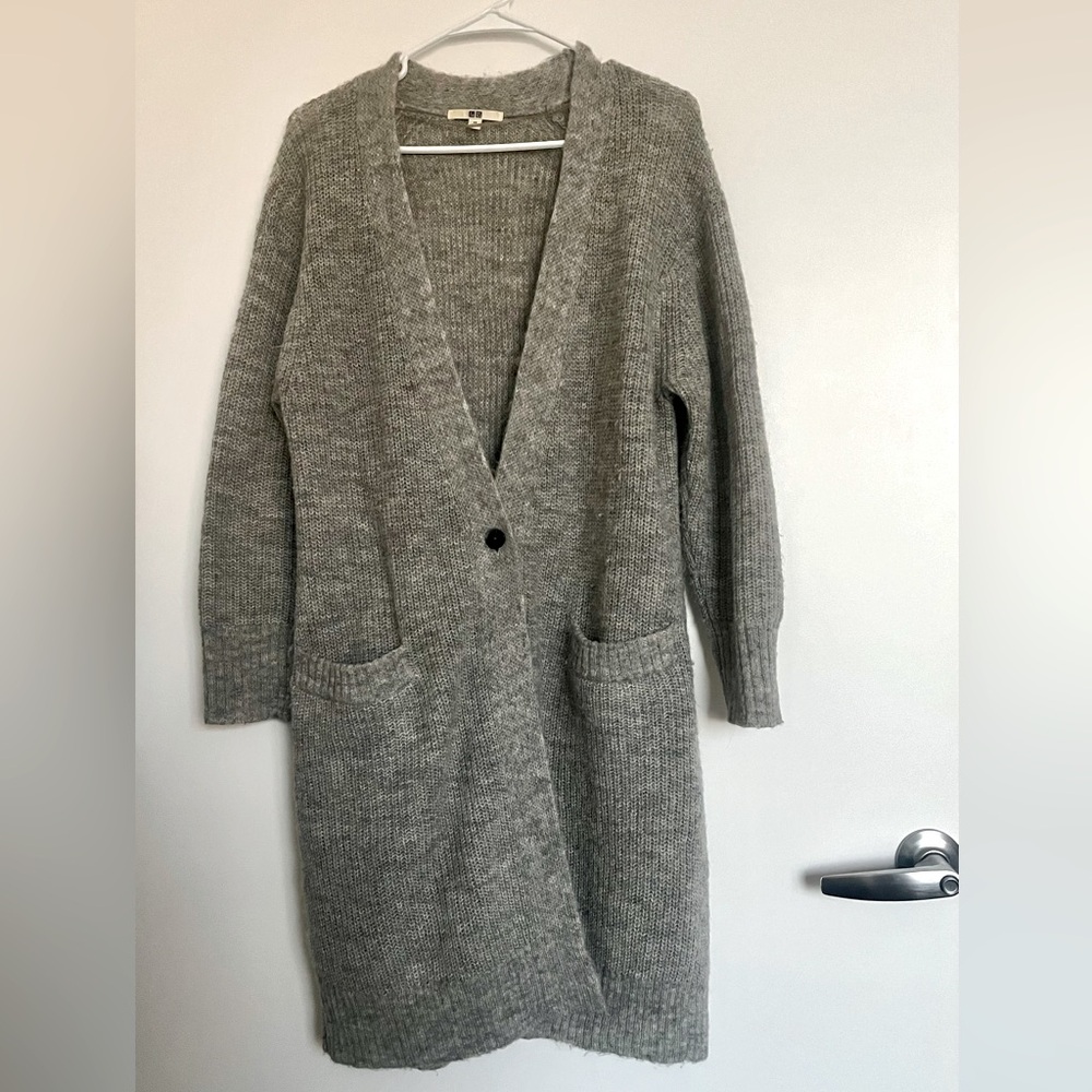 Uniqlo long cardigan. Size xs.